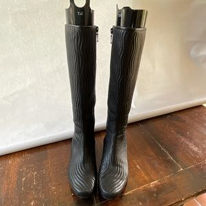 Tsubo Black Leather Boot size 7.5